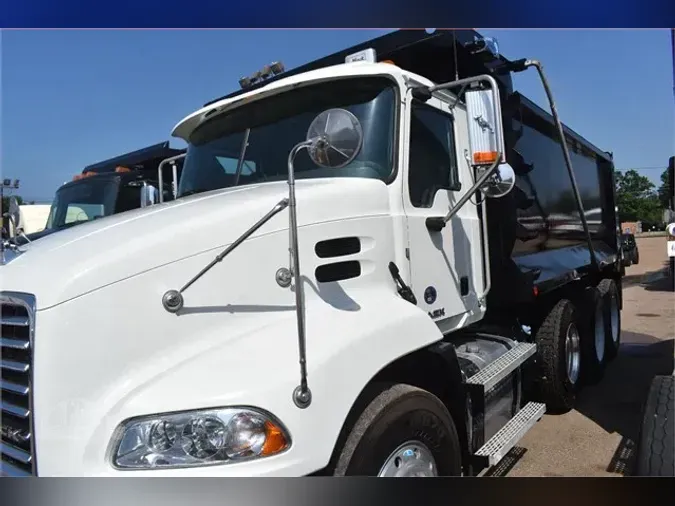 2017 MACK PINNACLE CXU613