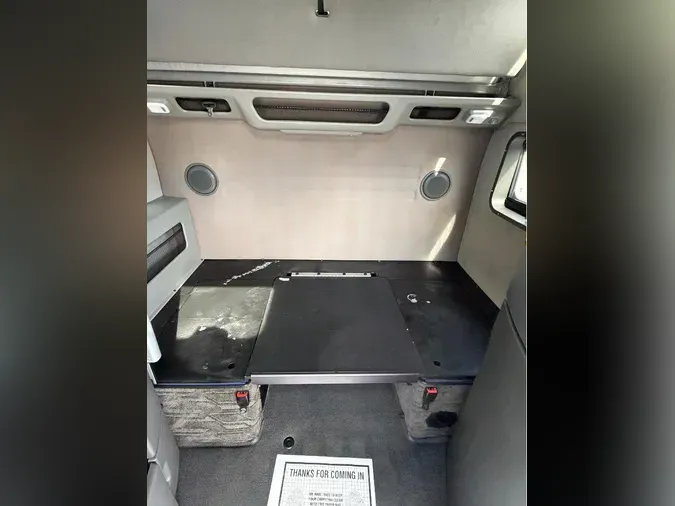2023 VOLVO VNL64T860