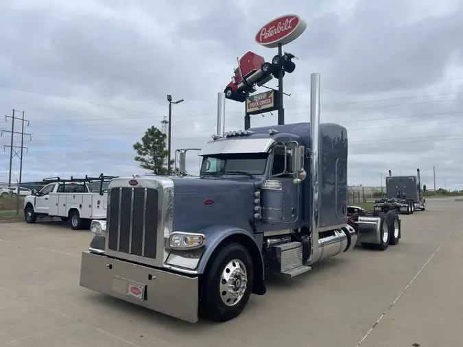 2023 Peterbilt 389