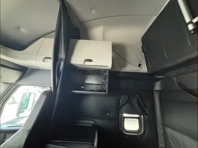 2024 Freightliner Cascadia 126