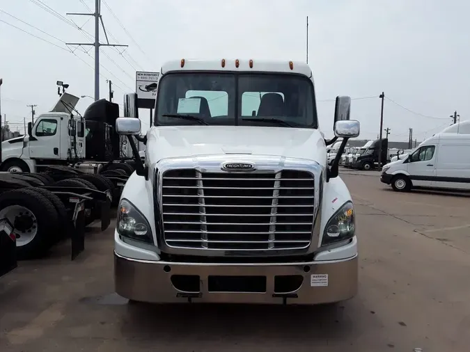 2020 FREIGHTLINER CASCADIA 125