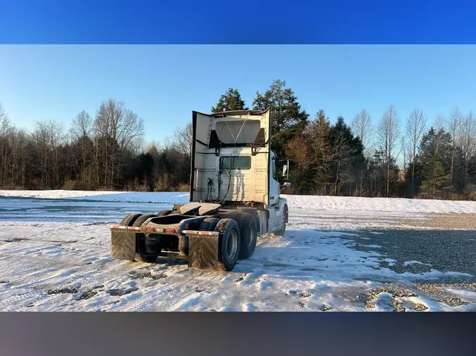 2018 Volvo VNL300