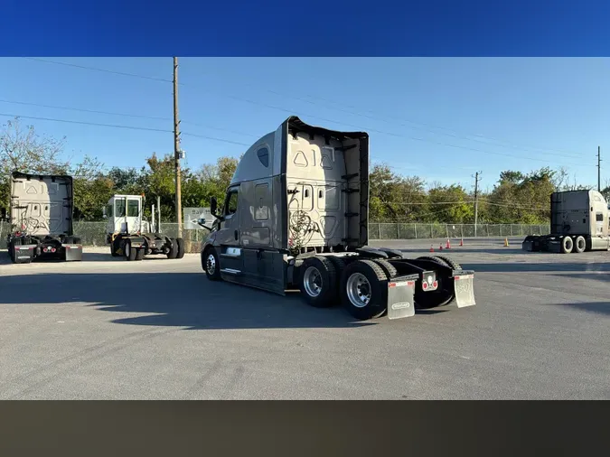 2025 Freightliner Cascadia 126