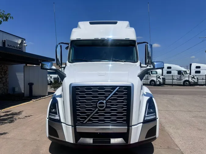 2025 VOLVO VNL64T860