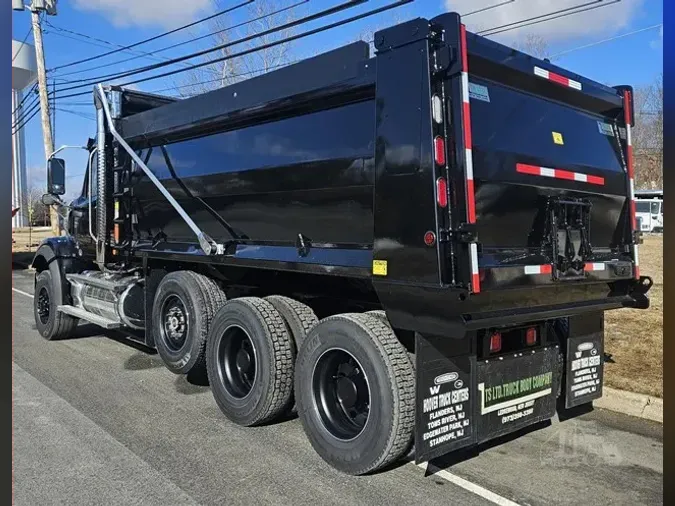 2025 WESTERN STAR 49X