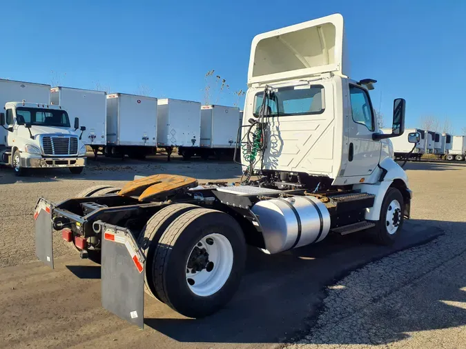 2019 NAVISTAR INTERNATIONAL RH613 DAYCAB S/A