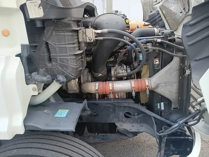 2017 FREIGHTLINER CASCADIA 113
