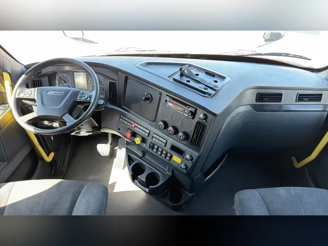 2025 Freightliner Cascadia 1264b08988f78aa3536842bfe4abb2329e4