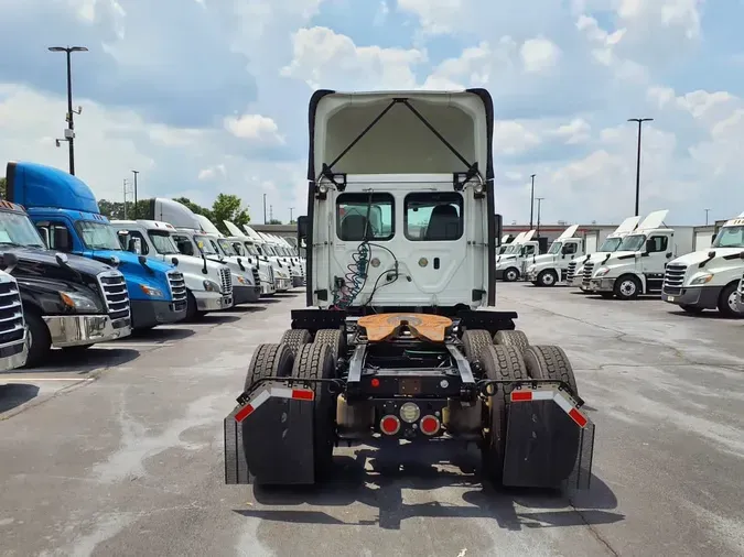 2019 FREIGHTLINER CASCADIA 125