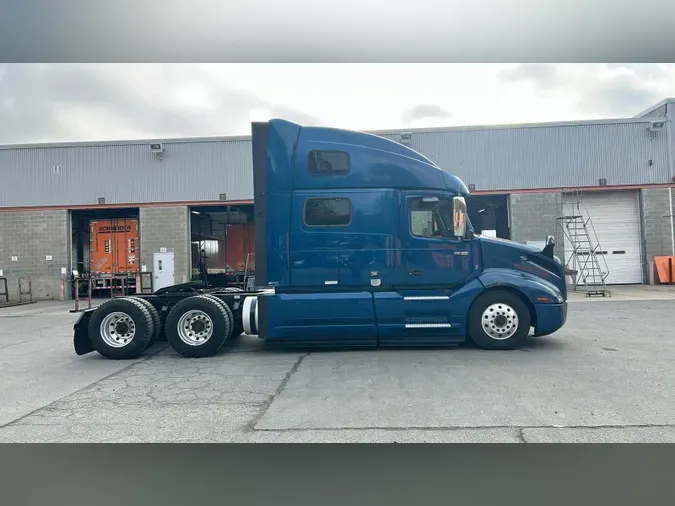 2022 Volvo VNL860