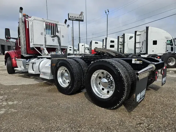 2023 PETERBILT 567