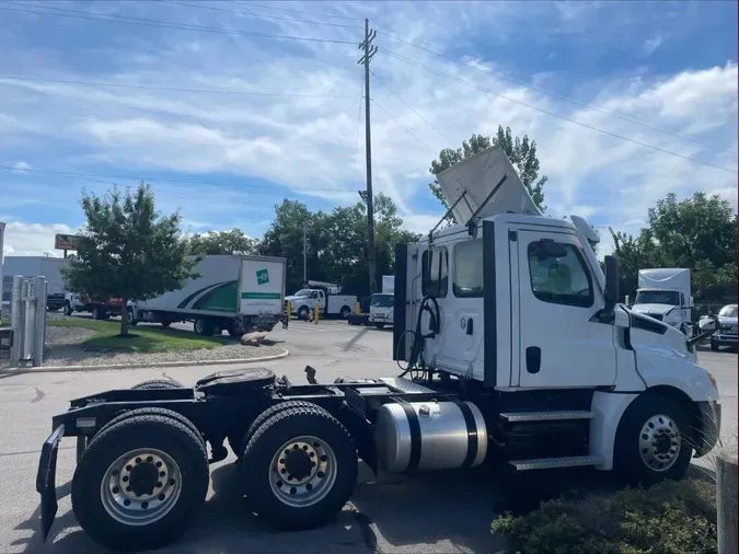 2021 Freightliner Cascadia4b17a090b33db31a0c0d2ec3c9d74cf4