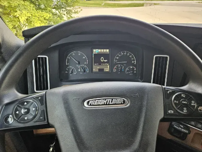 2023 FREIGHTLINER Cascadia 126