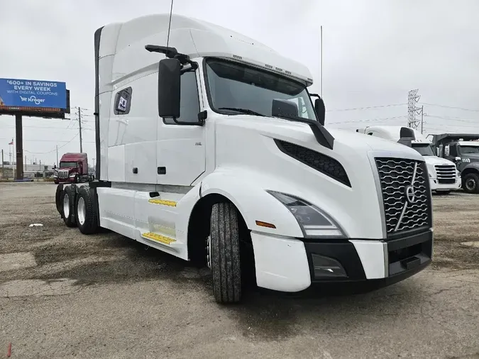 2021 VOLVO VNL64T740