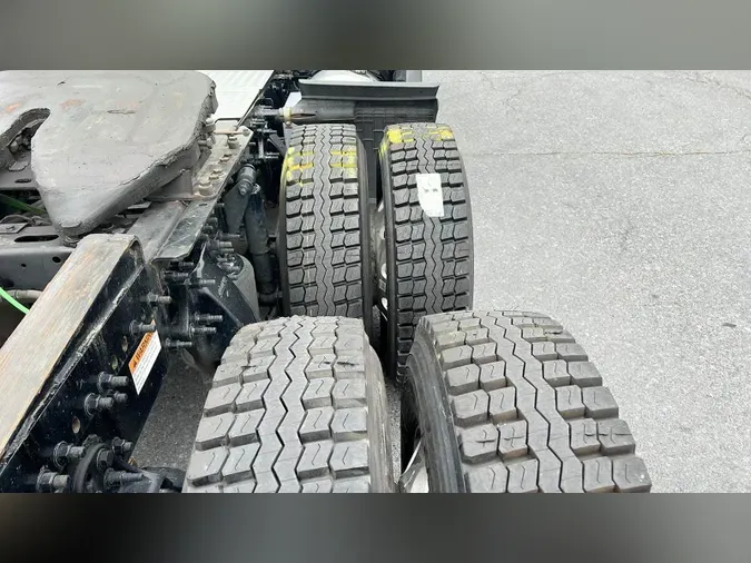 2020 Freightliner Cascadia 126