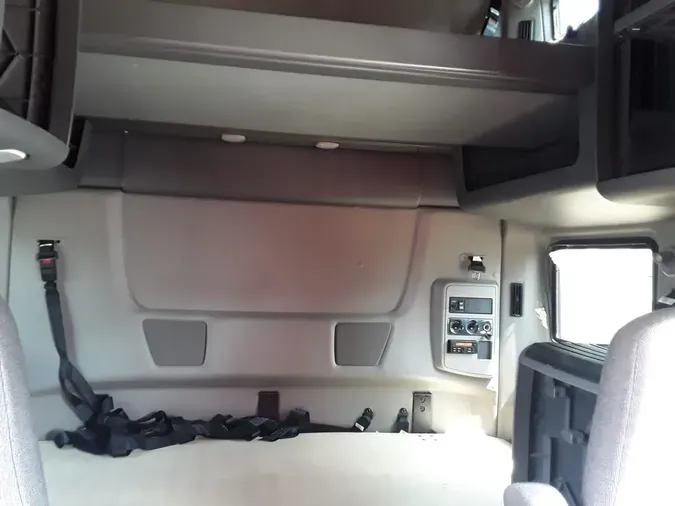 2019 NAVISTAR INTERNATIONAL LT625 SLPR CAB