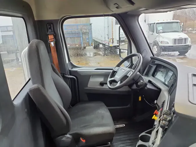 2020 FREIGHTLINER/MERCEDES NEW CASCADIA 116