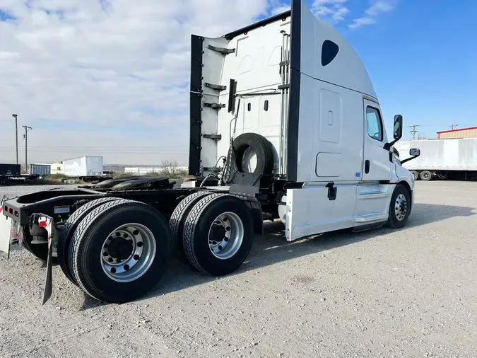2019 Freightliner Cascadia 126