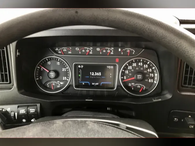 2022 INT LT625 6x4