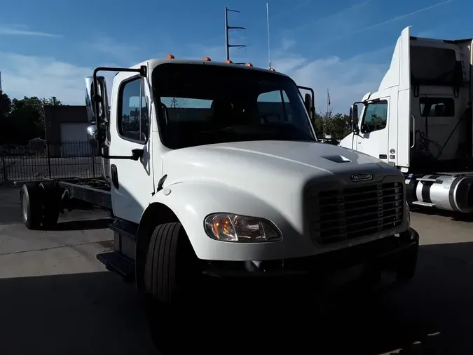 2019 FREIGHTLINER M2 106