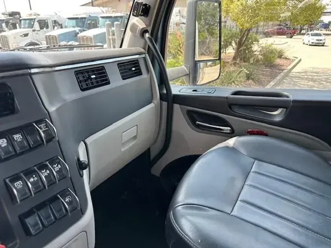 2022 Peterbilt 567