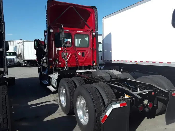 2017 FREIGHTLINER/MERCEDES CASCADIA 125