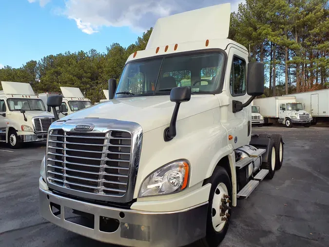 2020 FREIGHTLINER/MERCEDES CASCADIA 125