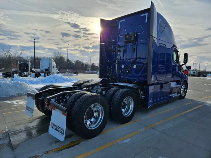2022 Freightliner Cascadia4b4bedca2a2d2642560a63d7e07c21ea