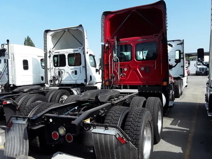 2017 FREIGHTLINER/MERCEDES CASCADIA 125