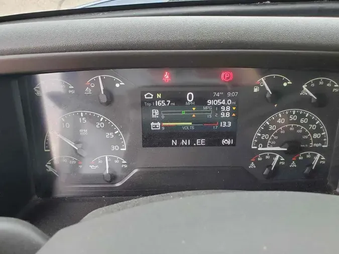 2025 VOLVO VNL64T860