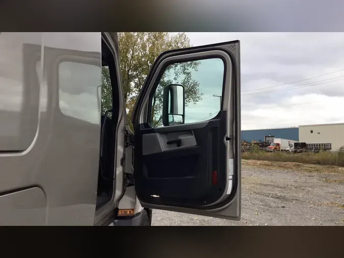 2021 Freightliner Cascadia 126