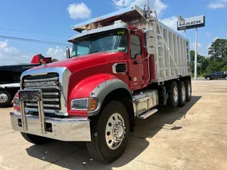 2025 MACK GR64F