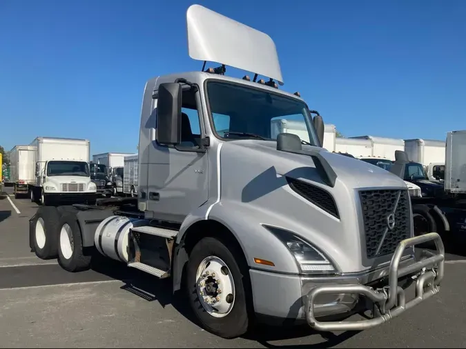 2019 VOLVO VNL