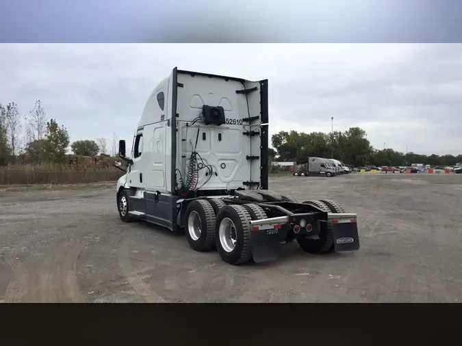 2022 Freightliner Cascadia 126