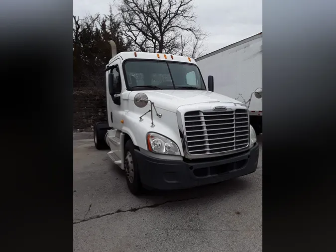 2013 FREIGHTLINER/MERCEDES CASCADIA 125