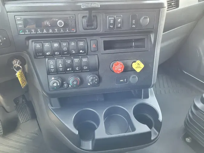 2022 International LT625