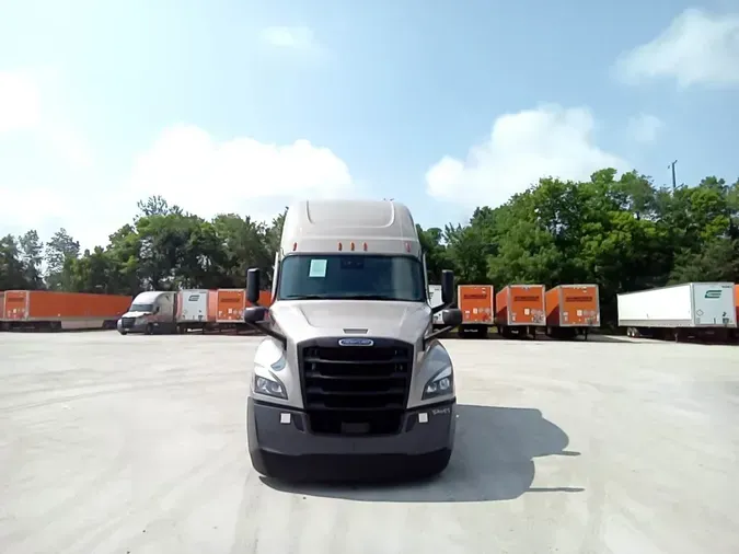 2022 Freightliner Cascadia 126