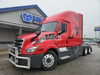 2020 FREIGHTLINER Cascadia 126