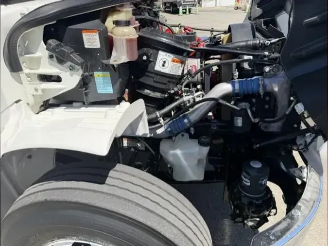 2019 Freightliner Business Class M2 106