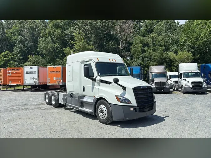 2021 Freightliner Cascadia 1264b73b5141183695a2c940040b452e3b7