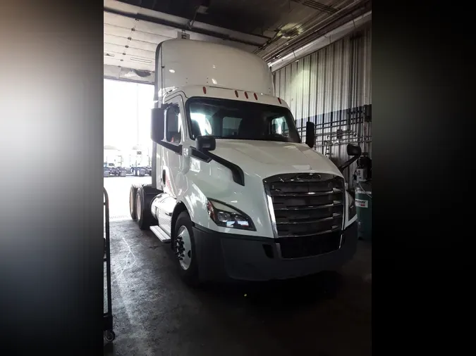 2019 FREIGHTLINER NEW CASCADIA 116