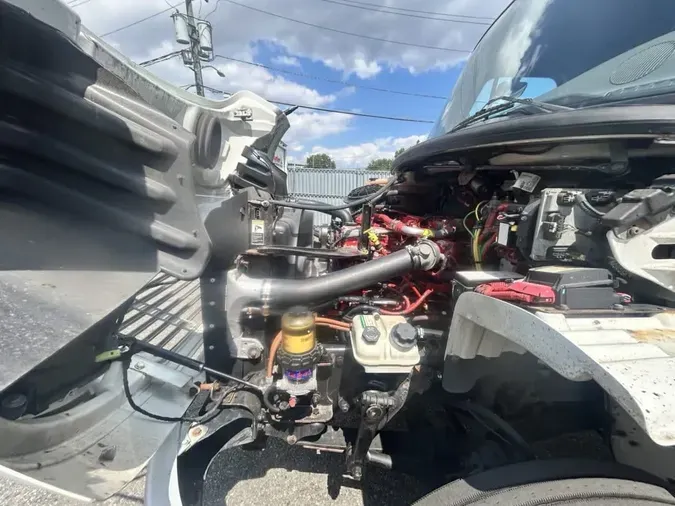 2017 FREIGHTLINER M2 106