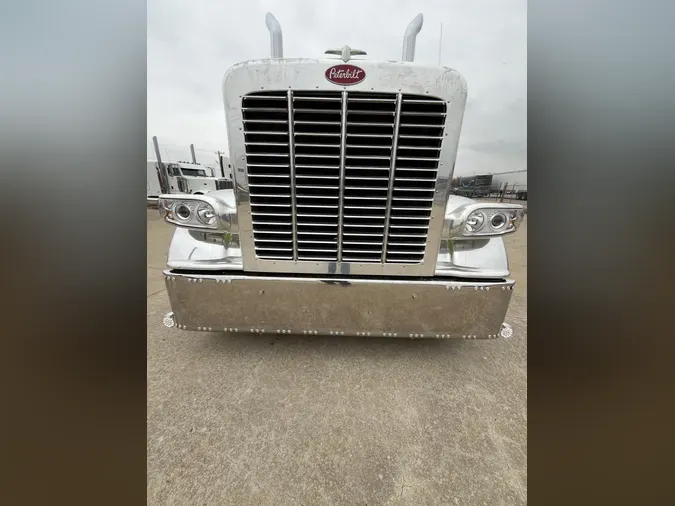 2022 Peterbilt 389