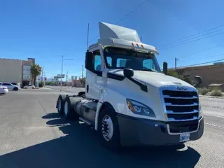 2019 FREIGHTLINER T12664ST