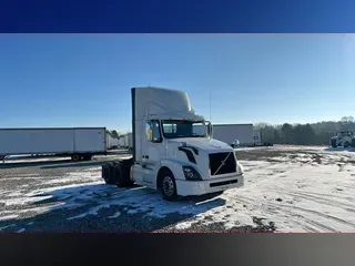 2018 Volvo VNL300