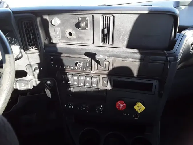 2019 NAVISTAR INTERNATIONAL LT625 DAYCAB T/A4b7c9ea95cb8f59ab8b4bfa3d2c4ad04