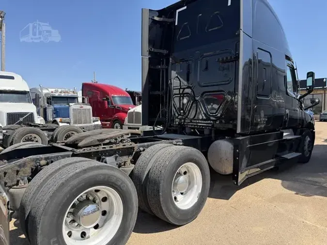 2020 FREIGHTLINER CASCADIA 126