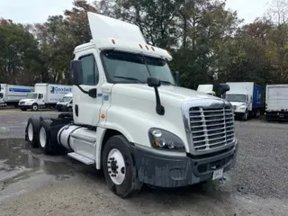 2016 FREIGHTLINER X12564ST