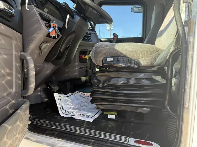 2023 Peterbilt 3894b7fbd5489f24a3e695679a9f1620bd1