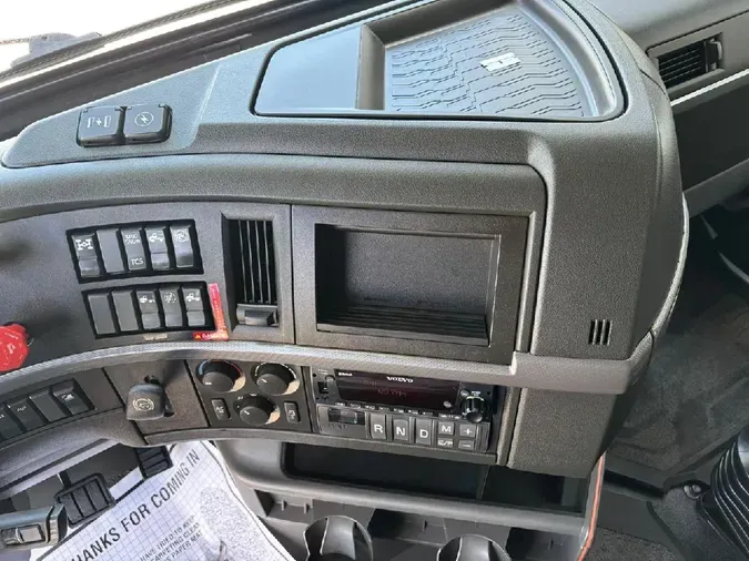 2019 VOLVO VNL64T740